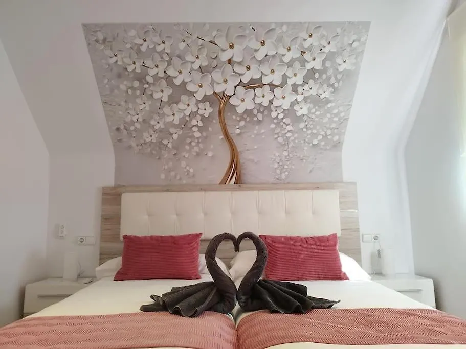 Atico Duplex De Lujo- Casares Costa- Costa Del Sol Villa Vakantiehuis